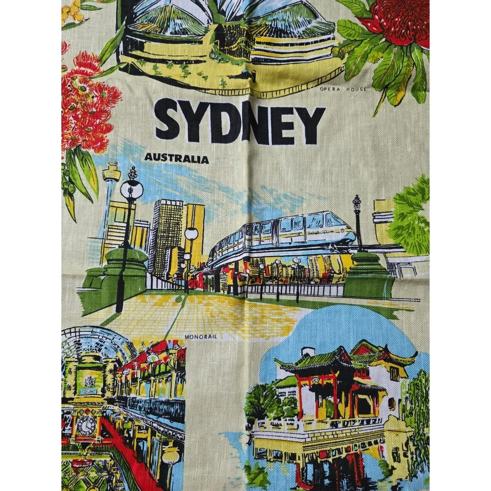Unique Australian tea towel, 19x30,Bright‎ Colors excellent condition ships fast